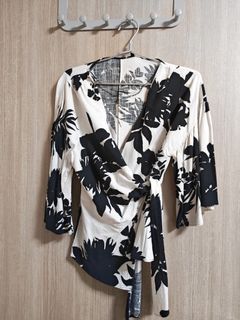 (Category: ) located in . Submitted by fashionistatrove (Listing ID 1452062257, Image 1). Description: .