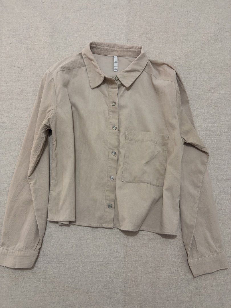 Zara TRF cropped corduroy shacket (Category: Longsleeves) located in Valenzuela. Submitted by andreaaah (Listing ID 1452022521, Image 2). Description: L21 B up to 38 fits S-M.