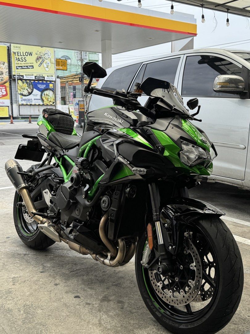 2022 Kawasaki ZH2 Negotiable (Category: Motorbikes for Sale) located in Paranaque City. Submitted by zeph10311 (Listing ID 1438497927, Image 1). Description: 🏍️ FOR SALE: 2022 Kawasaki Z H2 🔥 Supercharged Hyper Naked Beast 🔥 ✅ 5K+ KM ODO only ✅ Original Titanium Akrapovič Exhaust ✅ Well-maintained / Fresh condition ✅ Powerful 998cc Supercharged Engine ✅ Smooth shifting / No issue ✅ Complete papers & registered ✅ Ready for long rides or weekend
