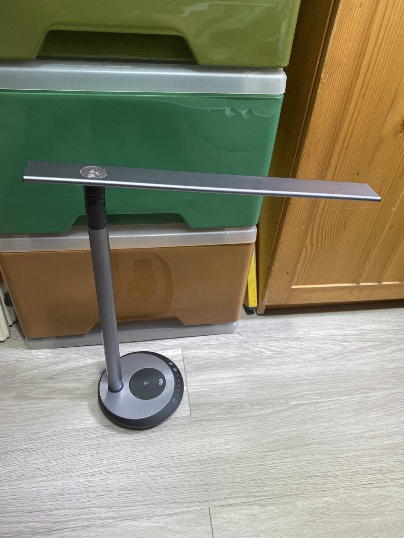 台灯 （分類：其他家庭電器）位於 Hong Kong。 由 youngwhale.416072 提交（商品編號 1452190793，圖片 3）。簡介： 幾乎成新 好少用 正常使用。