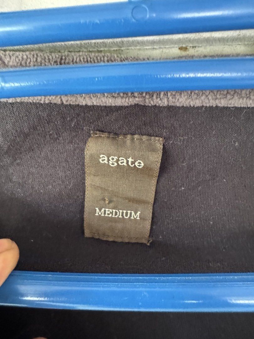 Agate (Category: Longsleeves) located in Tumpat. Submitted by deqla2727 (Listing ID 1452125113, Image 3). Description: Agate saiz m pit17 labuh23 bhu15 sleeve23.5 cndn9/10 call,wsap0129636410 c35.
