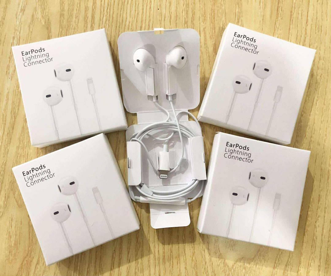 Apple EarPods with Lightning Connector (Category: Earphones) located in Mandaue City. Submitted by marj-legitseller (Listing ID 1452229204, Image 2). Description: - Genuine Apple EarPods - Lightning connector - Compatible with iPhones and iPads with Lightning port - Comes in original packaging.