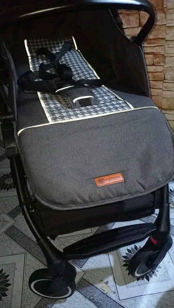 Apruva Trek Carseat and Stroller (Category: Strollers) located in Manila. Submitted by babystuffshop (Listing ID 1452253534, Image 3). Description: ✨Apruva Trek Stroller and Carseat✨ Cabin approved ✈️✈️ Excellent condition Ganda pa nitoooo 🥰 Clean and ready to use na po 🤍Travel Friendly 🤍Luggage type 🤍Nahihiga nauupo 🤍Newborn up to toddler 🤍5-point safety harness 🤍Easy to fold 🤍Wheels are smooth to manuever PLS. MANAGE YOUR EXPECTATIONS T