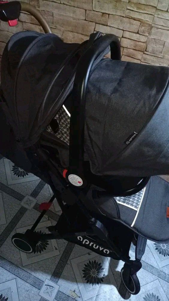Apruva Trek Carseat and Stroller (Category: Strollers) located in Manila. Submitted by babystuffshop (Listing ID 1452253534, Image 2). Description: ✨Apruva Trek Stroller and Carseat✨ Cabin approved ✈️✈️ Excellent condition Ganda pa nitoooo 🥰 Clean and ready to use na po 🤍Travel Friendly 🤍Luggage type 🤍Nahihiga nauupo 🤍Newborn up to toddler 🤍5-point safety harness 🤍Easy to fold 🤍Wheels are smooth to manuever PLS. MANAGE YOUR EXPECTATIONS T