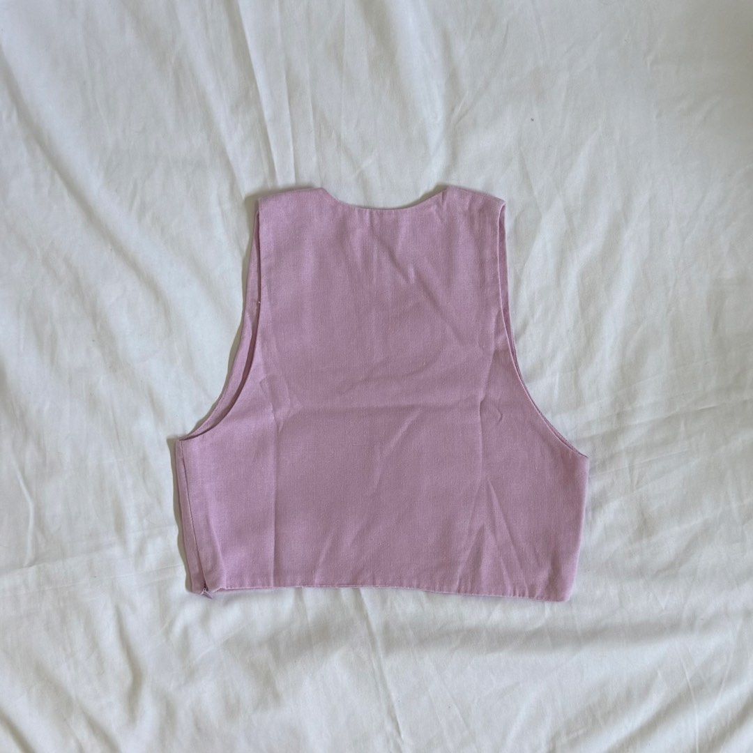 Araw the Line Melfi Top (Category: Sleeveless) located in Quezon City. Submitted by desegundamano.ph (Listing ID 1452304481, Image 2). Description: 🧺 PLEASE READ “ABOUT” AND DESCRIPTION BEFORE PURCHASING Araw the Line Melfi top in Lilac ☼ item details ➜ size: s (fits xs-m frames) ➜ condition: good ➜ rfs: need funds NOTE: since this is a preloved item, do not purchase if sensitive ✖️ no additional photos/when worn ☑️ offer asking price for immedi