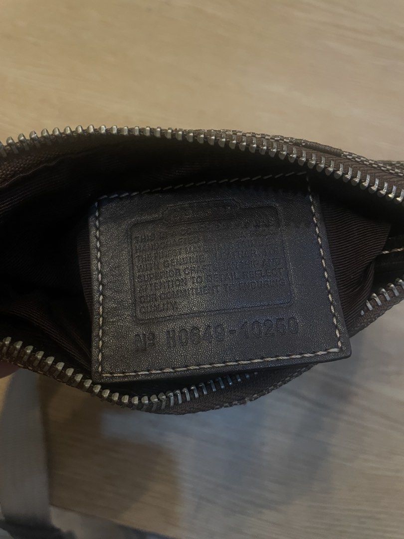 Authentic coach sling (Category: Luxury Bags & Wallets) located in Cavite. Submitted by ohmie23 (Listing ID 1452292924, Image 3). Description: Authentic givenchy sling vintage.