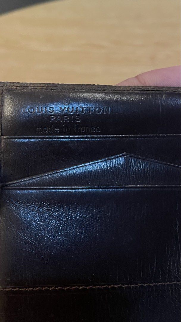Authentic lv wallet (Category: Luxury Bags & Wallets) located in Cavite. Submitted by ohmie23 (Listing ID 1452293598, Image 3). Description: Authentic lv wallet vintage.