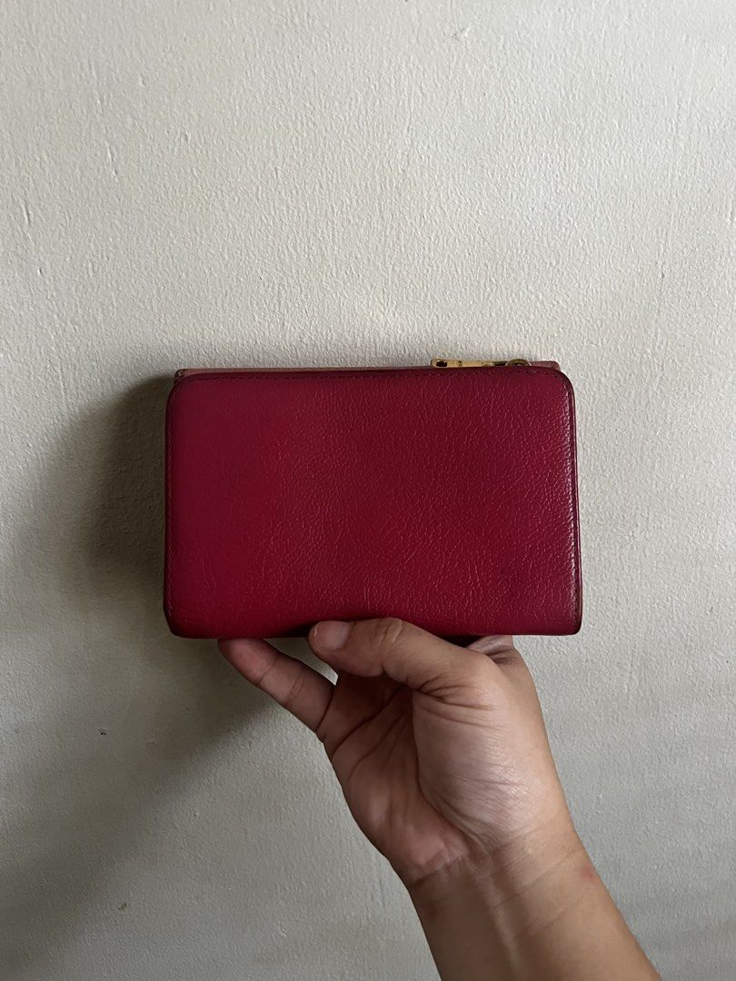 AUTHENTIC Miu Miu wallet (Category: Luxury Bags & Wallets) located in Valenzuela. Submitted by dianzskiyo (Listing ID 1452137497, Image 3). Description: LOCATION : VALENZUELA 🎀AVAILABLE! SOLD ITEMS ARE MARKED OR DELETED🎀 Preloved Miu Miu Wallet (AUTHENTIC) 📍 what you see is what you get 📍 Managed ur expectation - this is preloved 📍 Slightly negotiable 📍 All details were already posted (pls check photos para iwas sa redundant na tanong 😉) �