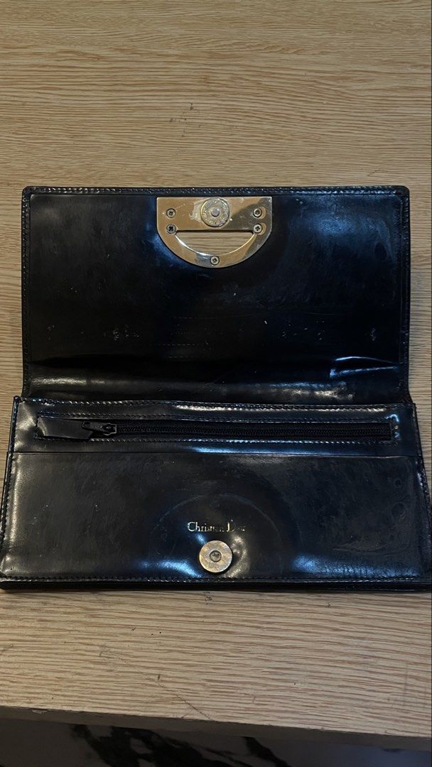 Authentic vintage dior wallet (Category: Luxury Bags & Wallets) located in Cavite. Submitted by ohmie23 (Listing ID 1452293357, Image 2). Description: Authentic vintage dior wallet.