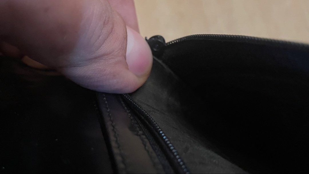 Authentic vintage dior wallet (Category: Luxury Bags & Wallets) located in Cavite. Submitted by ohmie23 (Listing ID 1452293357, Image 3). Description: Authentic vintage dior wallet.