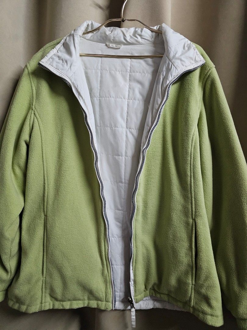 Avocado Reversible Fleece Jacket (Category: Coats, Jackets and Outerwear) located in Quezon City. Submitted by kyeoptaaa (Listing ID 1452210409, Image 1). Description: Cozy avocado reversible fleece jacket . Full zip. Very cute in actual!.