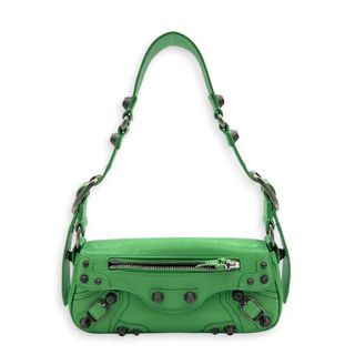 (Category: ) located in . Submitted by carousellluxury (Listing ID 1452222172, Image 1). Description: .