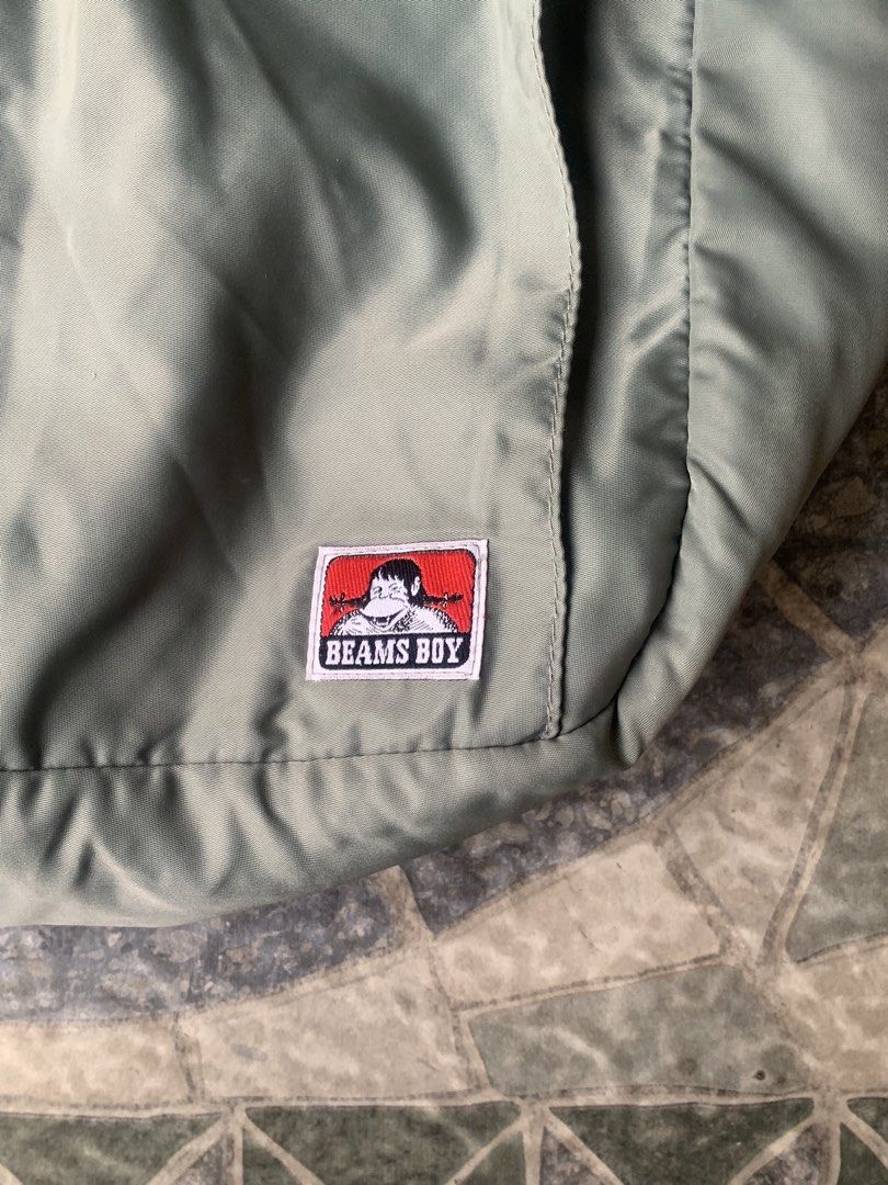 Beams Boy x Ben Davis Multipocket Utility Tote Bag (Rare Collab) (Category: Luxury Bags & Wallets) located in Daraga. Submitted by palm.garments (Listing ID 1452149378, Image 2). Description: - Authentic - Tagged size: One size - Condition: 9/10 - Excellent condition, minimal sign of use, clean interior fleece lining, has minimal stain on handle - Made in: China Dimensions: - Width: 19.5” - Length: 14” - Handle Drop: 8” 2,880 Dm!.