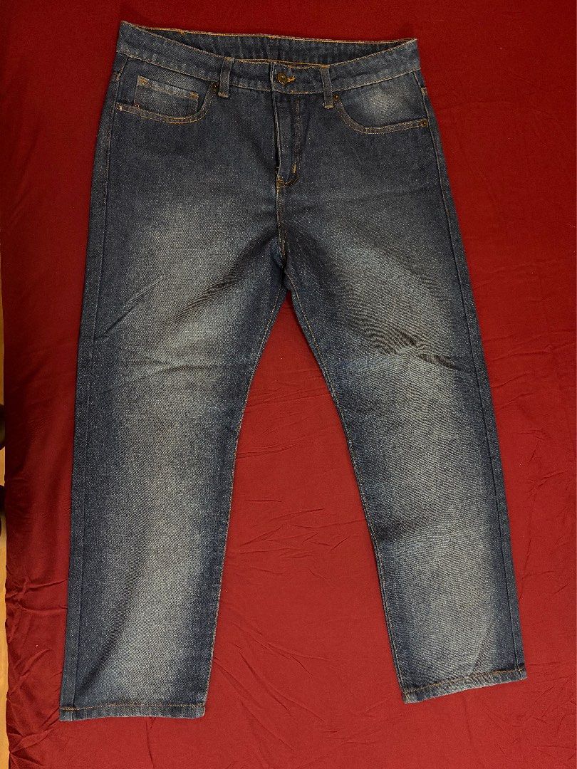 Bench Overhauled Jean (Category: Jeans) located in Quezon City. Submitted by 11zerofive (Listing ID 1452177680, Image 1). Description: w 33 inseam 26 L 36 - Classic blue denim jeans - Size: 33 waist - Fit: Standard - Perfect for everyday wear .