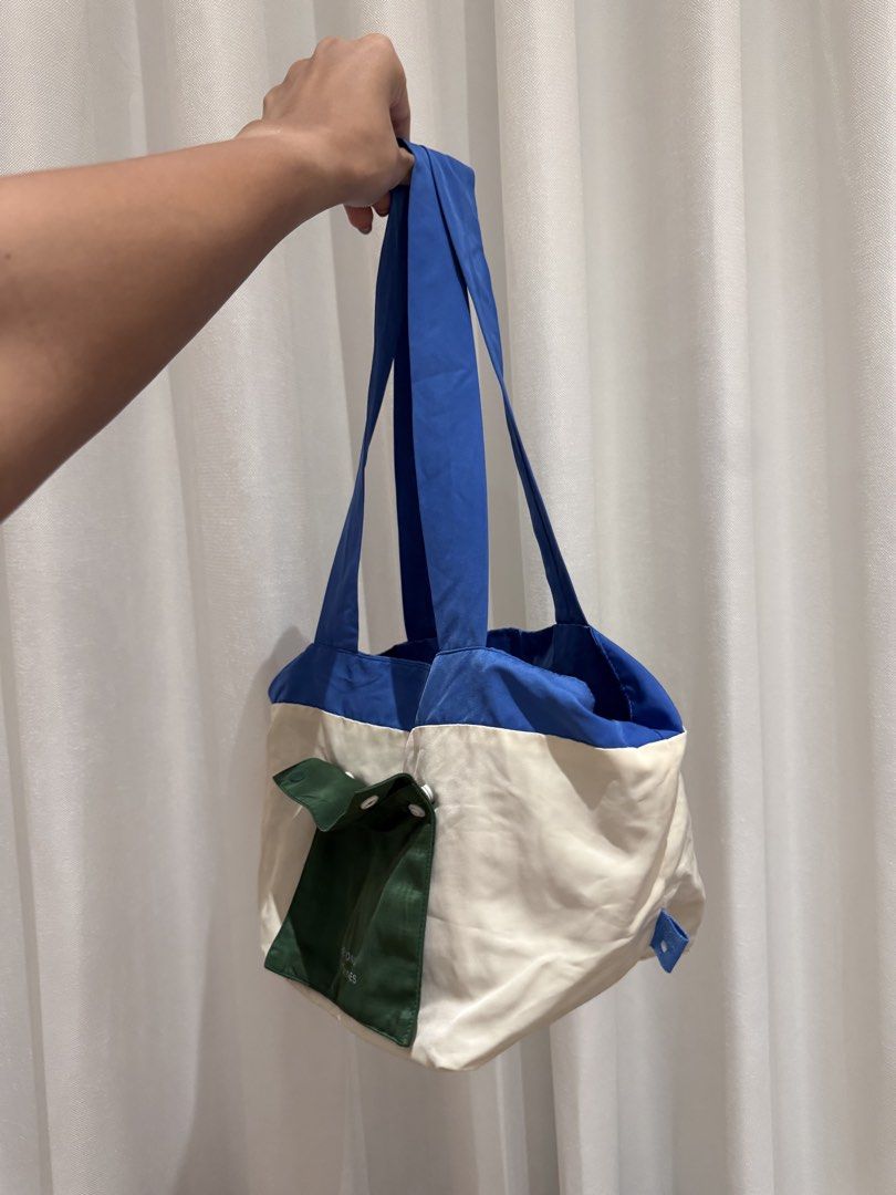 Beyond the Vines Reversible Bag (Category: Beach Bags) located in Angeles City. Submitted by declutterstudio (Listing ID 1452107533, Image 2). Description: .