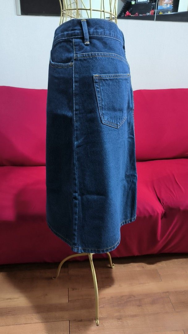 Blacksheep Jeans Denim Midi Skirt (Category: Skirts) located in Antipolo. Submitted by secondcharmstore (Listing ID 1452182211, Image 2). Description: -size: Large -waist:32-34 inches -hips: 40 inches -length: 25 inches -original price: 1990 baht 3600 pesos - Dark wash denim midi skirt - Brand: Blacksheep Jeans - Classic five-pocket styling - Button and zip closure - Versatile staple piece for any wardrobe.
