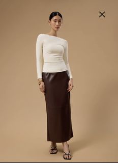 (Category: ) located in . Submitted by ly.closet (Listing ID 1452269295, Image 1). Description: .