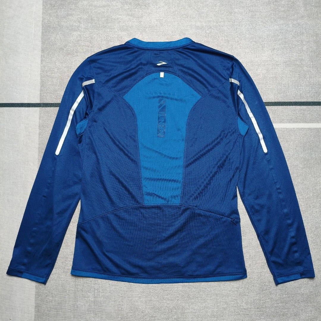 Brooks Running Long-Sleeve Shirt (Category: Activewear) located in Bulacan. Submitted by yakunimonkey (Listing ID 1452234812, Image 2). Description: Brooks Running Long-Sleeve Shirt Medium / 19x26-26.5 Excellent condition ₱350 +SF SJDM, Bulacan📍.