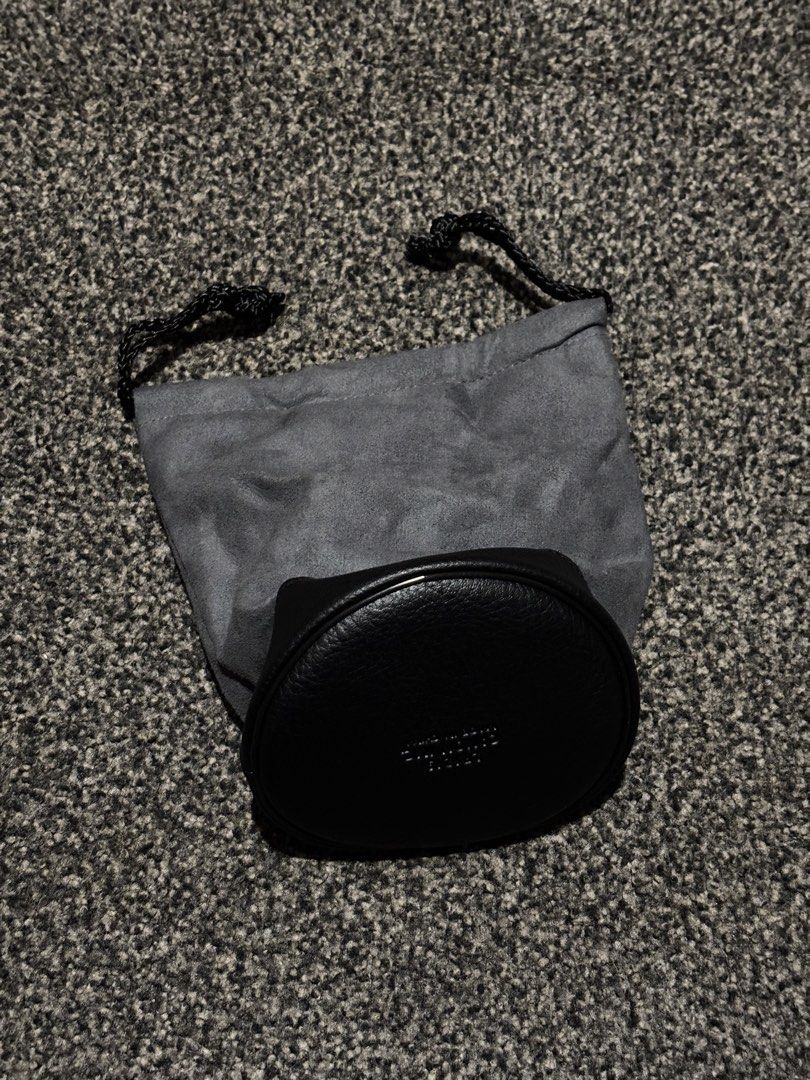 Canon Lens Soft Pouch (Category: Camera Bags & Carriers) located in Bulacan. Submitted by thriftstarph (Listing ID 1452258207, Image 2). Description: PLEASE READ THE DESCRIPTION BELOW‼️ Canon Lens Soft Pouch Good as New No Issue From: Japan.