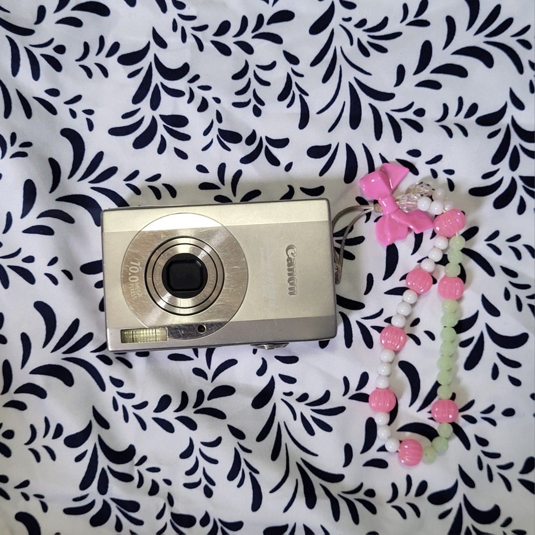 CANON POWERSHOT SD790 IS - Digital Elph in Silver (Category: Cameras) located in Rosario. Submitted by lovedbysay (Listing ID 1452145782, Image 3). Description: CANON POWERSHOT SD790 IS - Digital Elph in Silver > Fully working > cosmetics: 7/10, signs of usage only > price is negotiable SPECS: • 10.0 Megapixel • 3x Optical Zoom (35 - 105mm equivalent) • 3.0" PureColor LCD Display • Optical Image Stabilizer • High Sensitivity (ISO 1600) • Face Det
