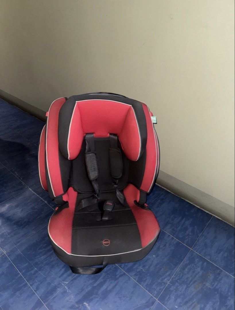 Car Seat (Category: Car Seats) located in Quezon City. Submitted by coolmomma (Listing ID 1434497979, Image 1). Description: Car seat (Red) toddler till 7 years old. Good condition no issues no stains Just needs cleaning Almost never been used PM for good offer if interested with red stroller Red carseat + red stroller .