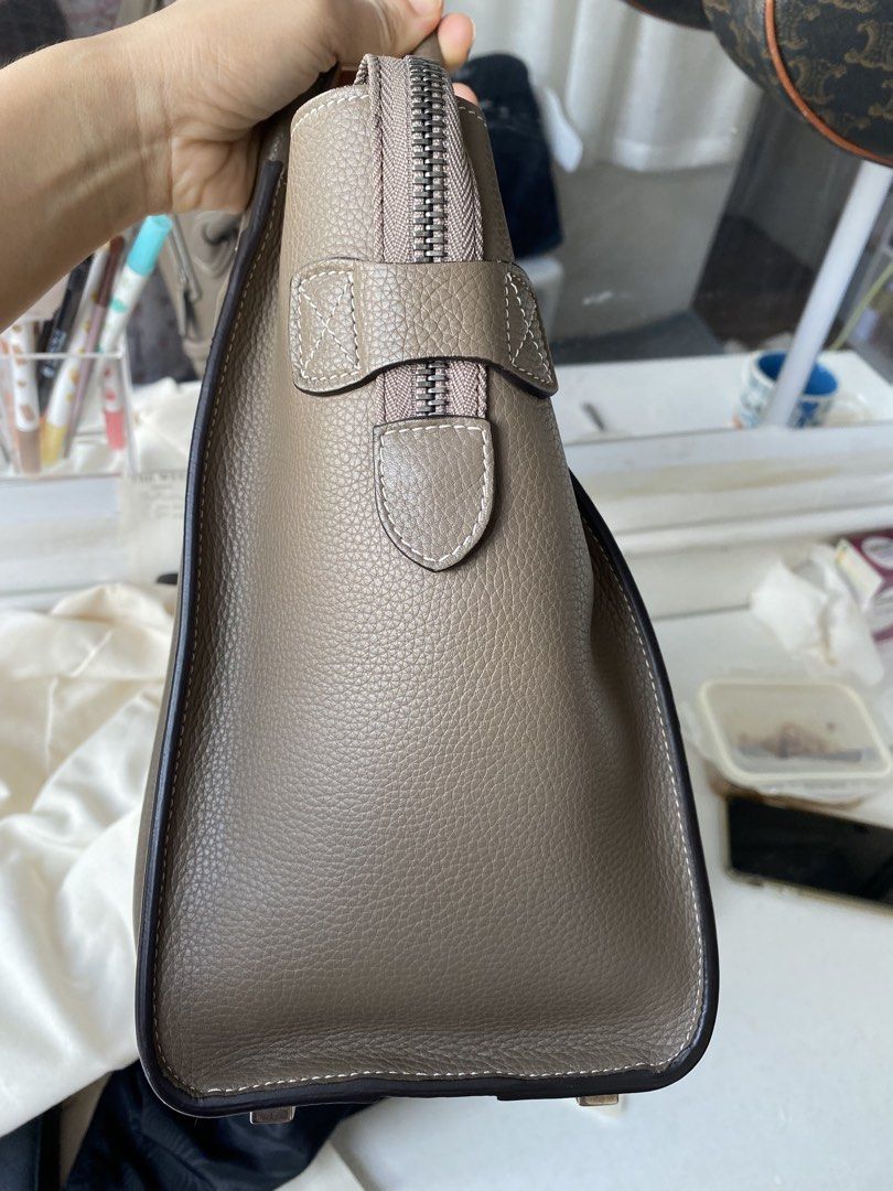 Celine micro （分類：手袋及銀包）位於 Hong Kong。 由 brandname.hk 提交（商品編號 1452211806，圖片 2）。簡介： Only dust bag。