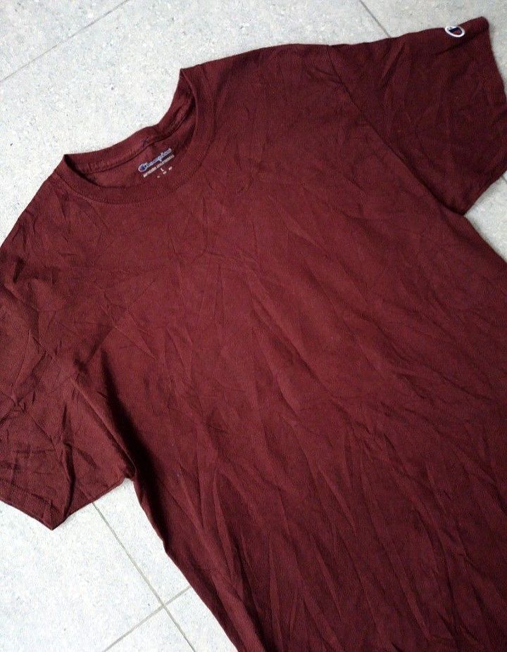 CHAMPION tshirt (maroon) (Category: Tshirts & Polo Shirts) located in Kuala Lumpur. Submitted by minus_arm.co (Listing ID 1452220653, Image 3). Description: CHAMPION tshirt (maroon) size tag : L pit : 21 inch. length : 29 inch. lightly used..No Defect✅️ RM50 including postage COD area Ampang Point.