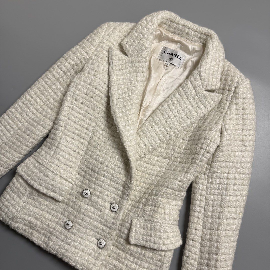 CHANEL Cream Wool Waffled Tweed Blazer Jacket (Category: Coats, Jackets and Outerwear) located in Cebu City. Submitted by inukaybyjlf (Listing ID 1452251462, Image 2). Description: Condition: Good as new Issue: No flaws Best fit: S-M Actual measurements are shown in the photos..