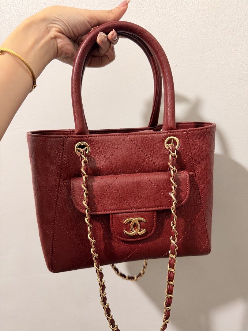 Shopping Bag Burgundy Caviar (Category: Luxury Bags & Wallets) located in Manila. Submitted by minimaison (Listing ID 1452310193, Image 1). Description: Quality is remembered long after the price is forgotten. At Mini Maison, we gladly consider reasonable offers. We believe in fair pricing because every piece reflects premium quality, careful selection, and genuine service. You’re not just purchasing a bag—you’re investing in quality, craftsmansh