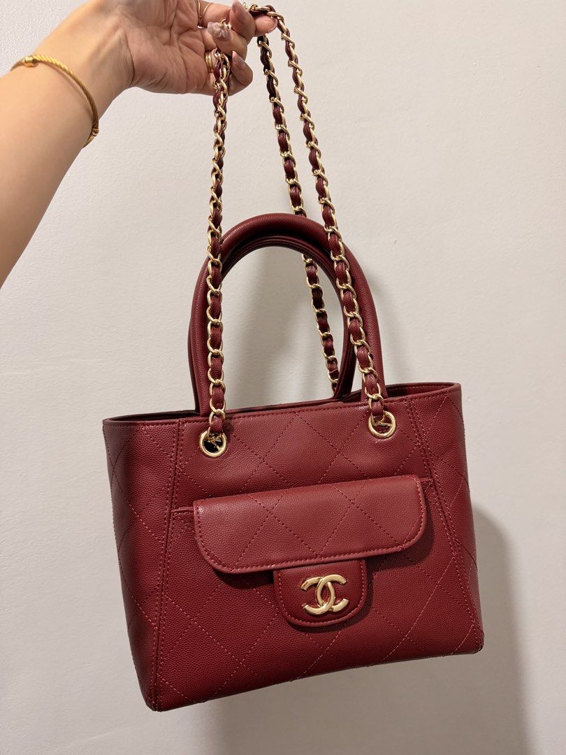 Shopping Bag Burgundy Caviar (Category: Luxury Bags & Wallets) located in Manila. Submitted by minimaison (Listing ID 1452310193, Image 2). Description: Quality is remembered long after the price is forgotten. At Mini Maison, we gladly consider reasonable offers. We believe in fair pricing because every piece reflects premium quality, careful selection, and genuine service. You’re not just purchasing a bag—you’re investing in quality, craftsmansh