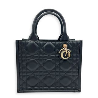 (Category: ) located in . Submitted by carousellluxury (Listing ID 1452180612, Image 1). Description: .