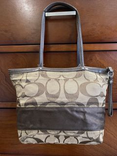 (Category: ) located in . Submitted by stockroompreloved (Listing ID 1452167559, Image 1). Description: .