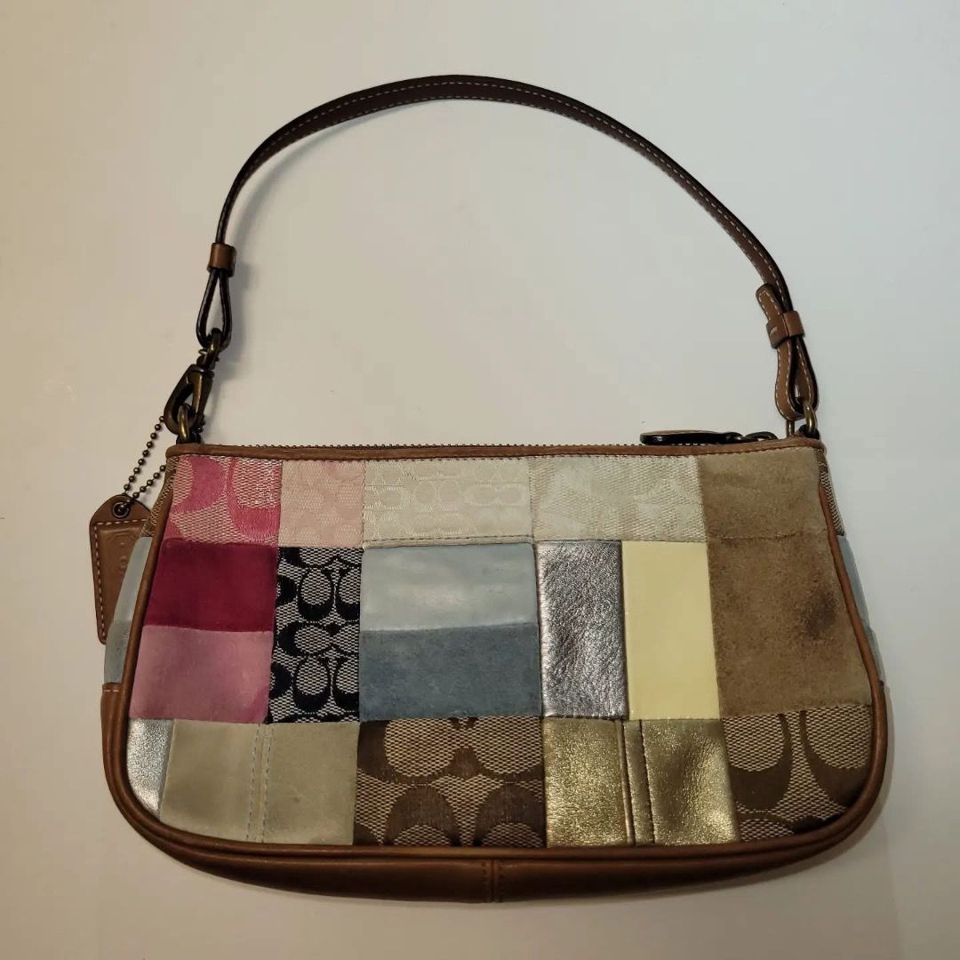 Coach Patchwork (Category: Luxury Bags & Wallets) located in Pateros City. Submitted by maesocutie (Listing ID 1452139008, Image 2). Description: Original Guaranteed, Preloved 💜 No issue or flaws .