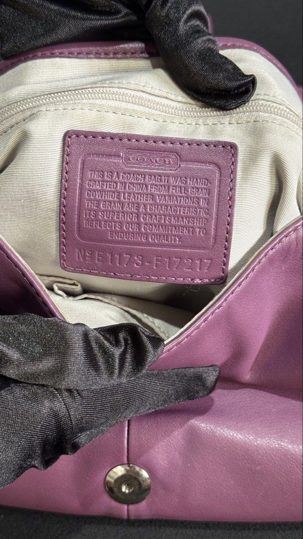 Coach Vintage Soho (Category: Shoulder Bags) located in Taguig. Submitted by xoxovintagechic (Listing ID 1452276778, Image 3). Description: This bag is turning 15 years old 💜 Charm is included Medium size spacious good condition Price drop from 9.5k PLEASE LOOK CAREFULLY AT ALL PHOTOS AS THEY ARE PART OF THE DESCRIPTION..
