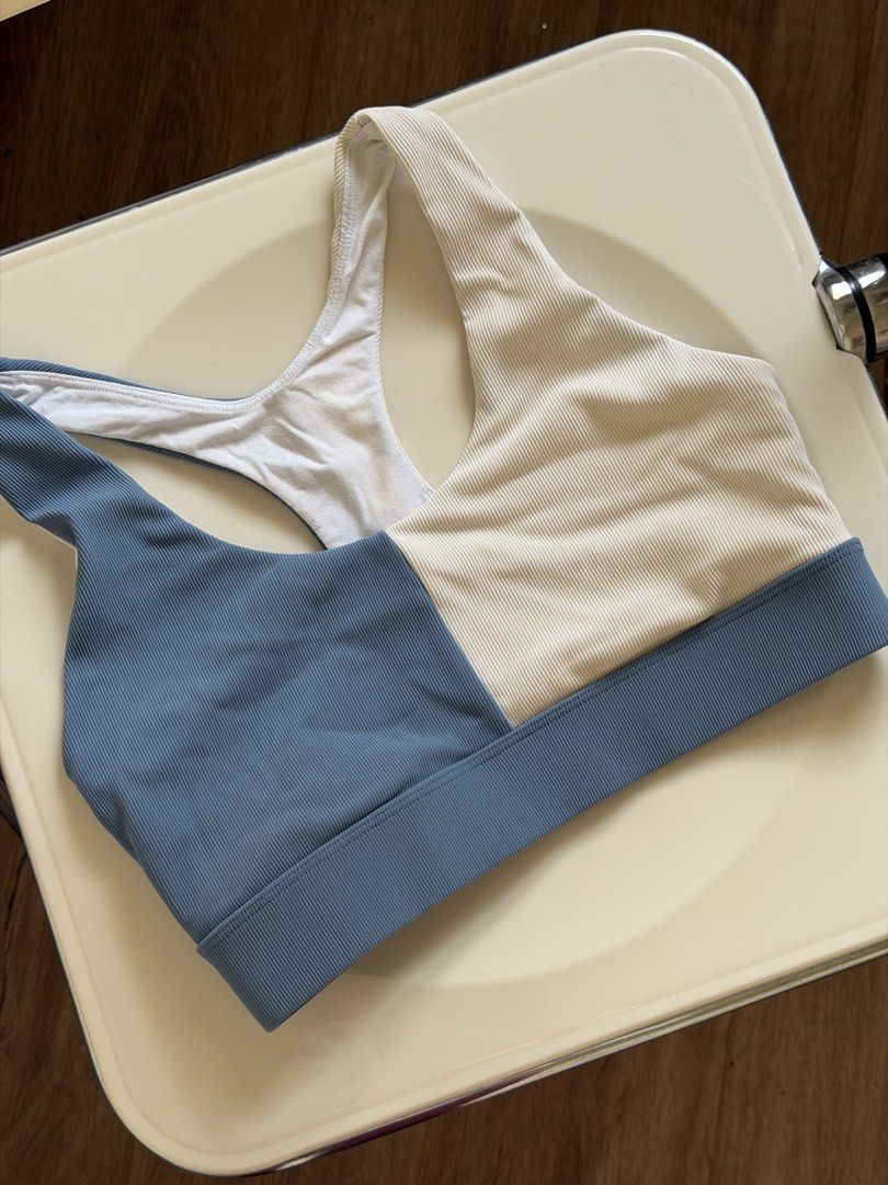 Common Mode Chroma Ribbed Sports Bra (Category: Activewear) located in Pasig City. Submitted by closetmaxxing (Listing ID 1452151252, Image 1). Description: Medium With pad slots Like new.