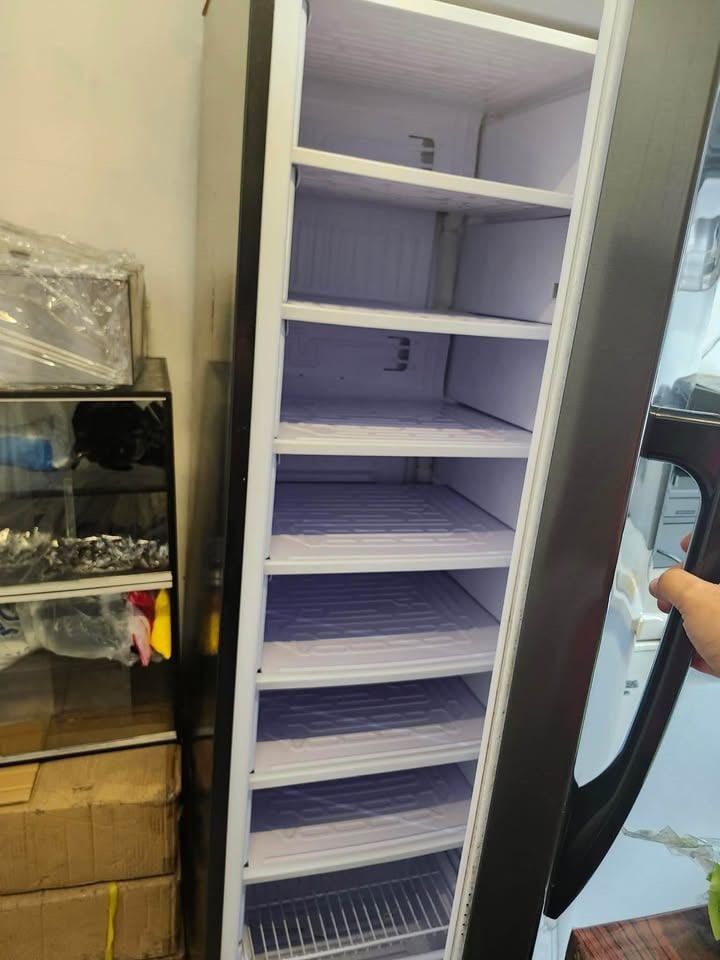 Condura CUF1000MNI-A Freezer (Category: Refrigerators and Freezers) located in Caloocan City. Submitted by angelo08_wolf (Listing ID 1452233403, Image 3). Description: - Condura Freezer CUF1000MNI-A - 256L Net Volume - Energy Efficient: 0.94 kWh/24h - Made in the Philippines - Thermally Protected Motor-Compressor.
