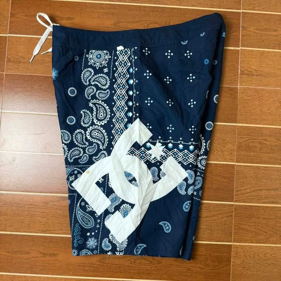 DC Boadshort (Category: Shorts) located in Davao. Submitted by cmbs141022 (Listing ID 1452142717, Image 2). Description: DC Boadshort Size 34-36 Length 22" Condition: 9/10 💰 Price: 500.