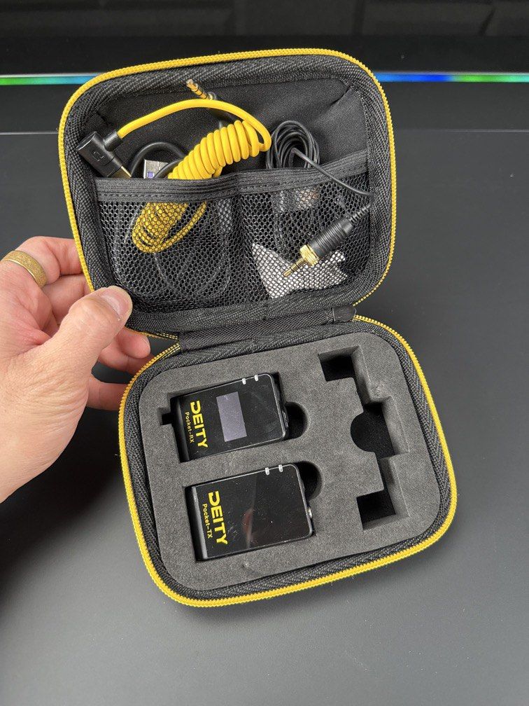 Deity Wireless Camera Mic (Category: Microphones) located in Kuala Lumpur. Submitted by thewarrenlee (Listing ID 1452300935, Image 1). Description: Letting go Deity Wireless Mic, good for video recording, I have other mics..