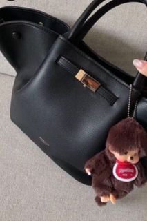 (Category: ) located in . Submitted by fashiongirlystyle (Listing ID 1452310660, Image 1). Description: .