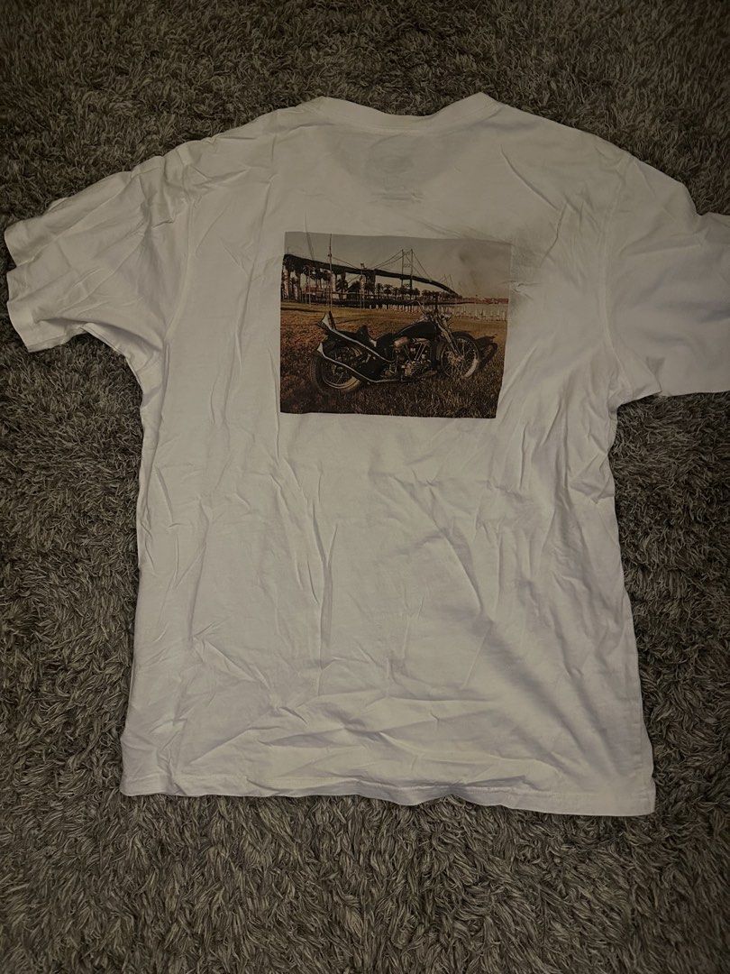由 deadreceiver (刊登 ID 1452309359，圖片 2) 提交，位於 台北市 (Taipei) 的 dickies t S (類別：T恤、Polo衫)，說明：。
