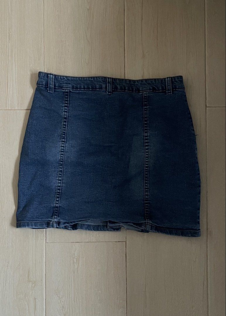 Distressed Blue Denim Skirt (Category: Skirts) located in Manila. Submitted by mixcloths (Listing ID 1452227700, Image 2). Description: • well-used but no flaws or defects •measurements: waist: 33” max, length: 15.5” • very stretchy.