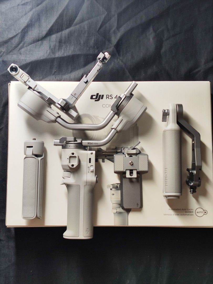 DJI RS 4 Mini Combo (Good as New) (Category: Gimbals & Stabilizers ) located in Pasig City. Submitted by richmmonddd (Listing ID 1452180607, Image 1). Description: used twice only. complete inclusion. good as new.