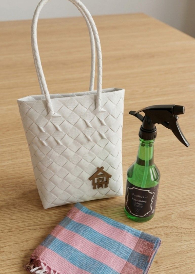 DwellBeing All-Natural Hand Sanitizer Gift Set (Category: Sanitizers & Disinfectants) located in Quezon City. Submitted by warmturtle.ba931b (Listing ID 1452221903, Image 1). Description: Dwellbeing Everything Clean All-Natural Sanitizer Gift Set Product Details: ✅ Authentic Dwellbeing Everything Clean All-Natural Sanitizer 🌿 Natural, multi-purpose sanitizing spray 🎀 Includes: 1 x Dwellbeing Everything Clean Sanitizer 1 x Hand Towel 1 x White W