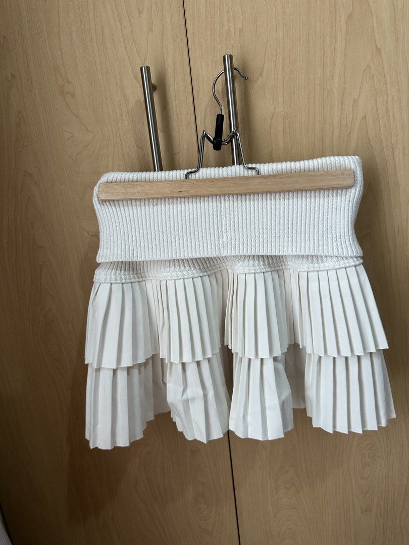 Forever 21 Skirt White/Cream (Category: Skirts) located in Angeles City. Submitted by ginlyy (Listing ID 1452274450, Image 3). Description: Original F21 Size M on tag stretchable pa since knit material waist nya What u see is what u get When worn photo uploaded Add 100 for sf.