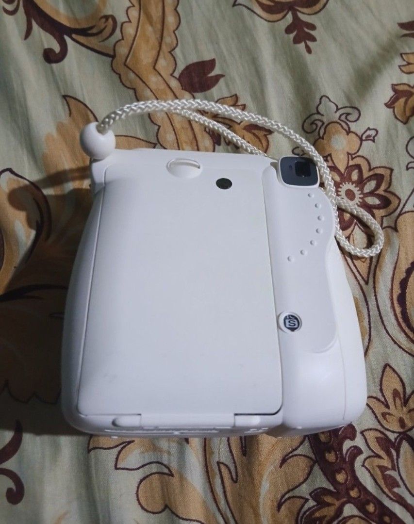 Fujifilm Instax mini 8 (Category: Cameras) located in Manila. Submitted by rykerson (Listing ID 1452317429, Image 2). Description: Rush Sale for Allowance (Get agad) No battery and film included Fujifilm Instax Mini 8 Loc: Qc, Fishermall.