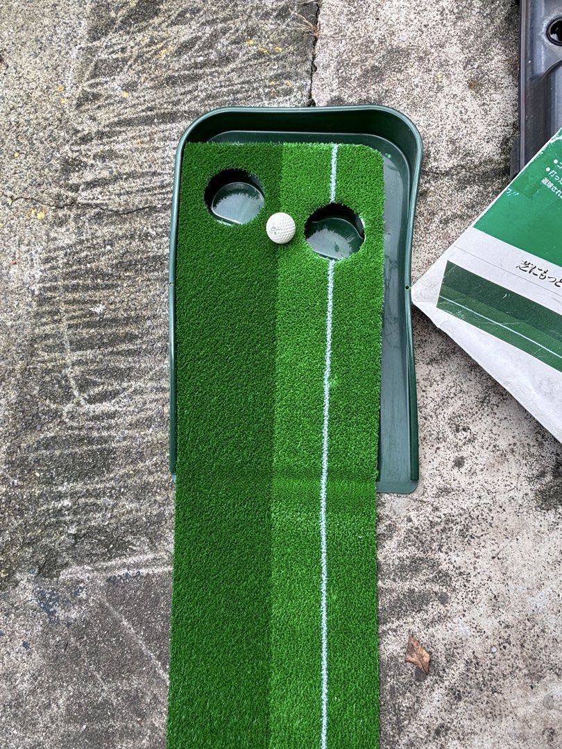 Golf putting mat (Category: Golf) located in Marikina City. Submitted by therealmalouhibaler (Listing ID 1452318065, Image 3). Description: Putting mat for golfers who wants to practice their shot With ball return system .