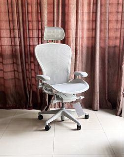 HERMAN MILLER 🪑 Collection item 1