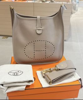 （分類：）位於 。 由 bellize.luxury 提交（商品編號 1452308773，圖片 1）。簡介： 。