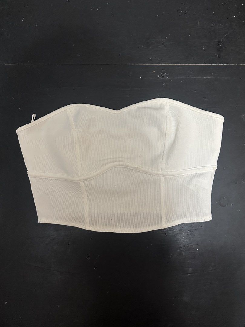 H&M white tube top (Category: Sleeveless) located in Rizal. Submitted by declu77er (Listing ID 1452289439, Image 1). Description: Can fit s-m.