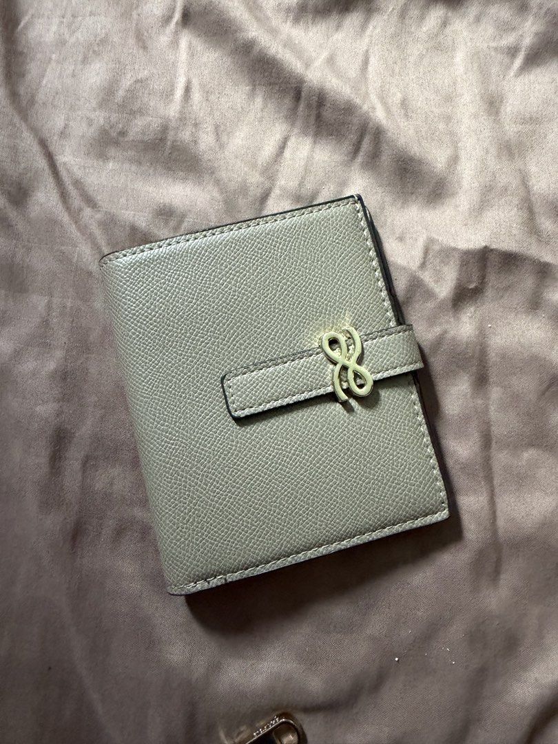 HOLB wallet (Category: Wallets & Card holders) located in Rizal. Submitted by yannieeeeeeeeee (Listing ID 1452197043, Image 1). Description: PM for more details Nego.